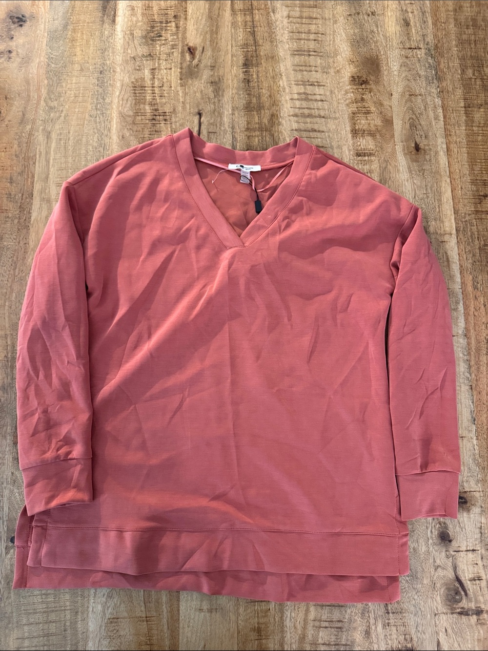 Cable & Gauge SPORT V-Neck Long Sleeve Shirt in Coral SANDWASHED Modal NEW NWT